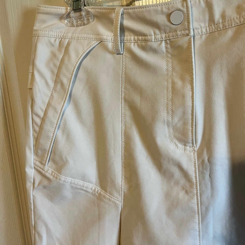 Annika Cutter & Buck white tennis golf Skirt size 8 EUC no visible flaws
Pockets - Picture 3 of 9